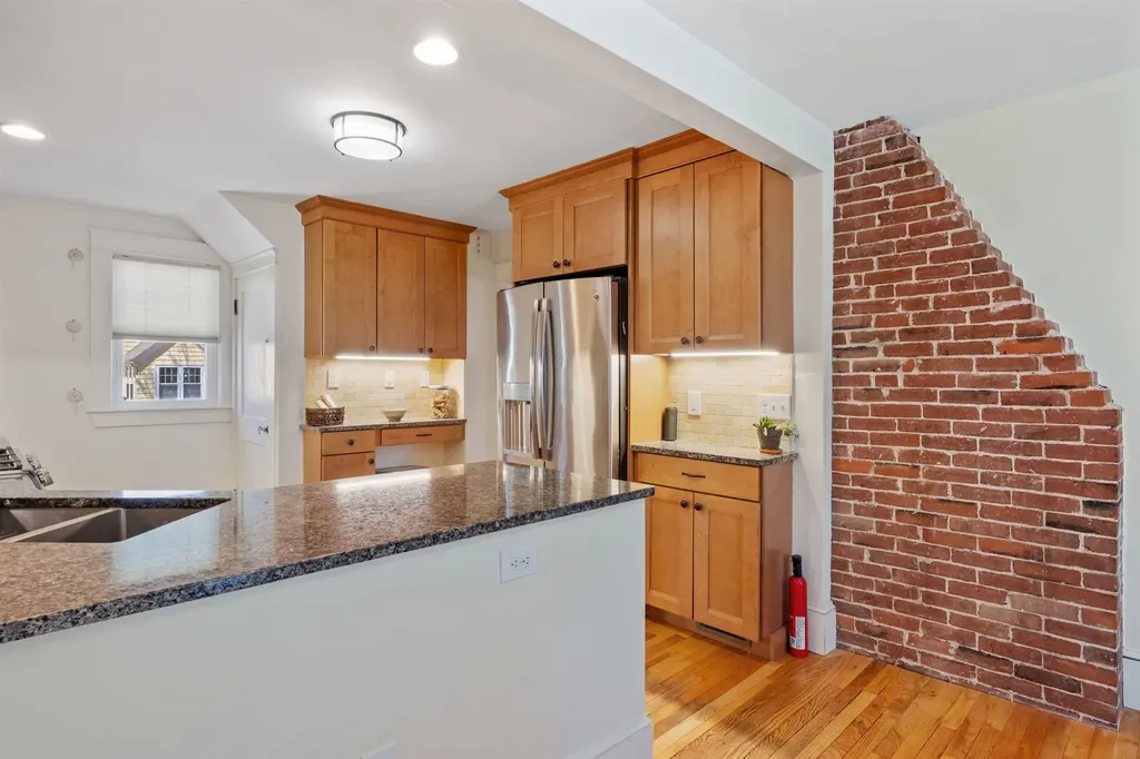 122 Thaxter Road Portsmouth NH 03801