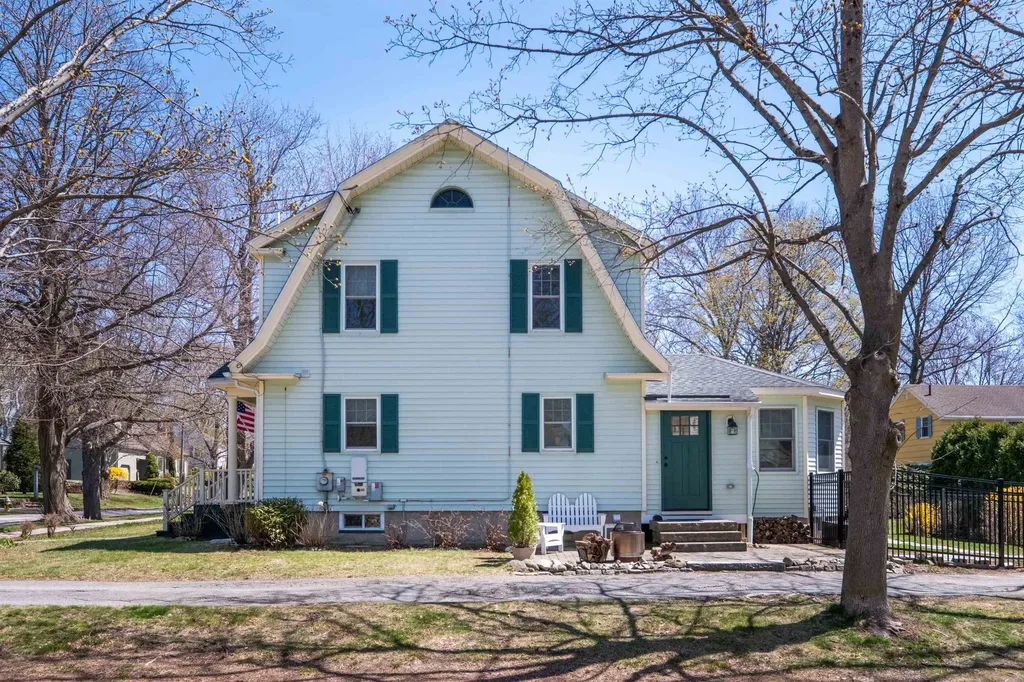 122 Thaxter Road Portsmouth NH 03801