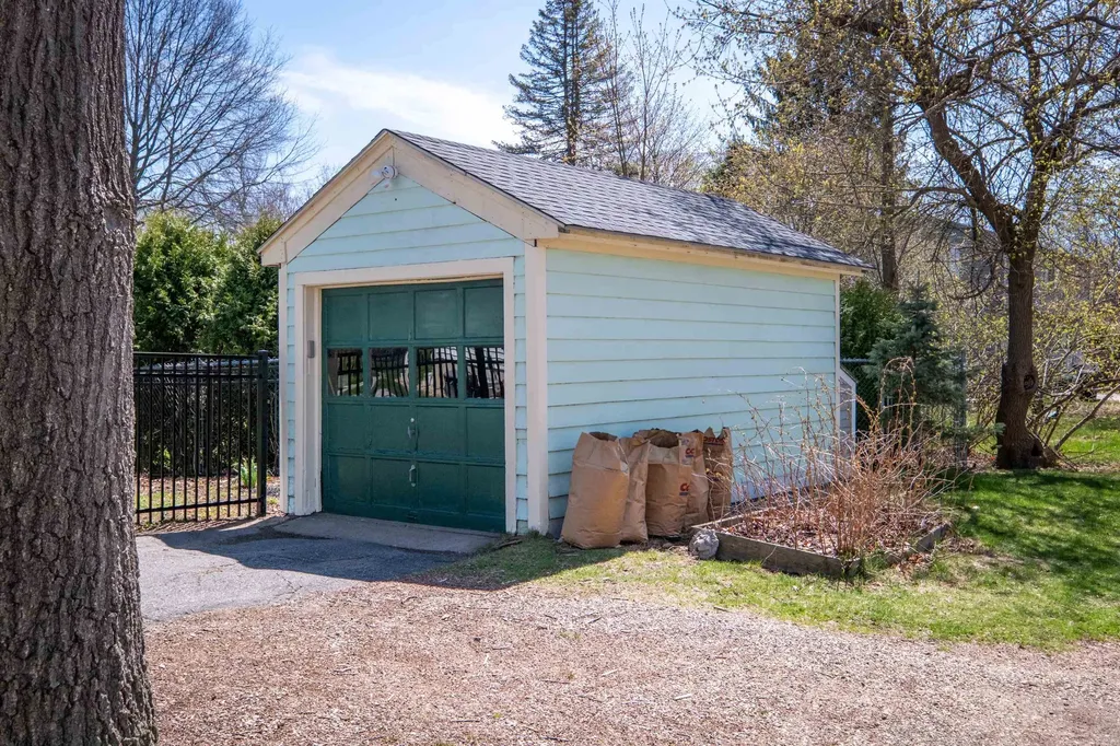 122 Thaxter Road Portsmouth NH 03801