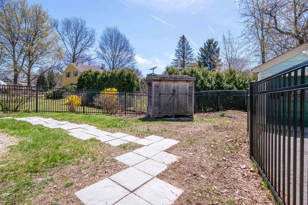 122 Thaxter Road Portsmouth NH 03801