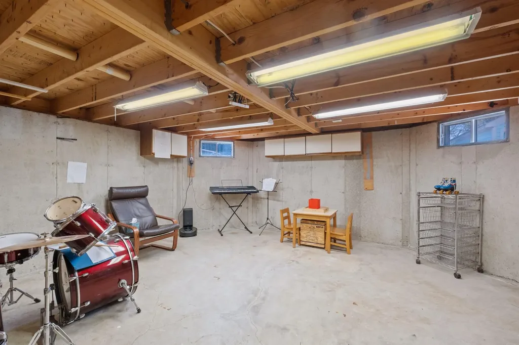 122 Thaxter Road Portsmouth NH 03801