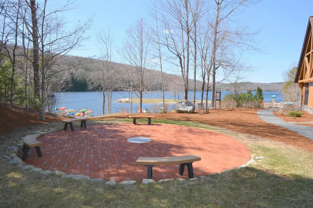 24 Barn Owl Overlook Grantham NH 03753