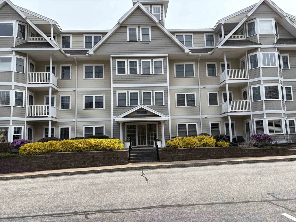 4 Sterling Hill Lane Exeter NH 03833