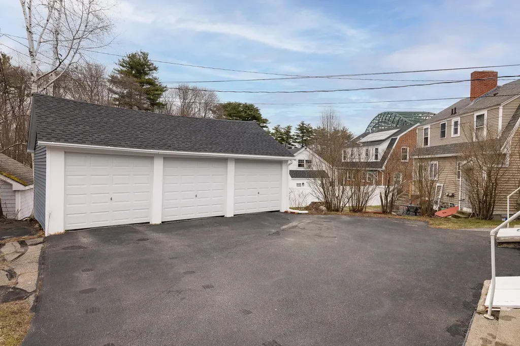 40 Concord Way Portsmouth NH 03801