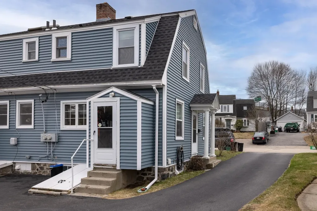 40 Concord Way Portsmouth NH 03801