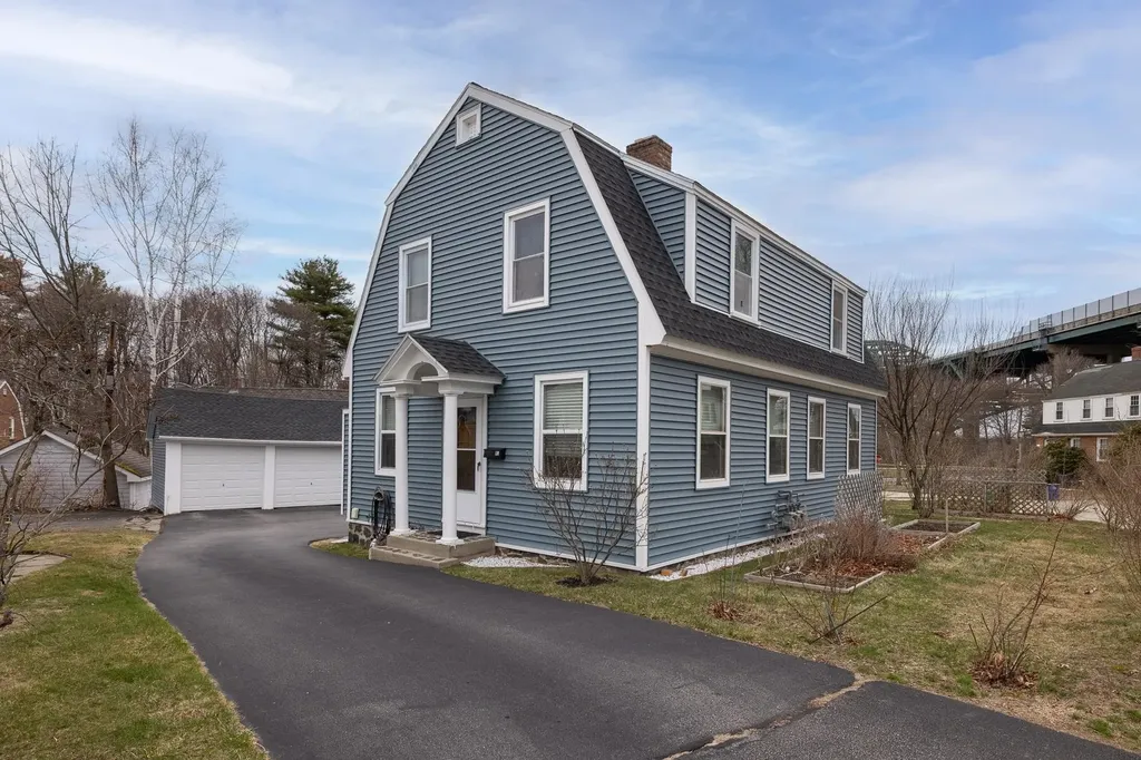 40 Concord Way Portsmouth NH 03801