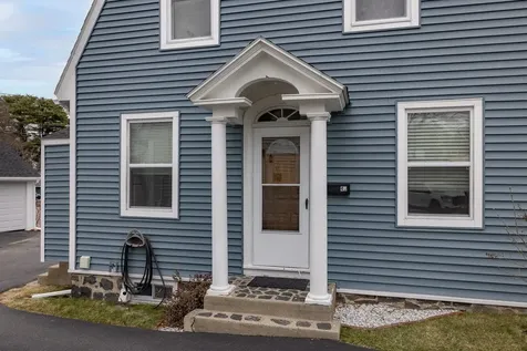 40 Concord Way Portsmouth NH 03801