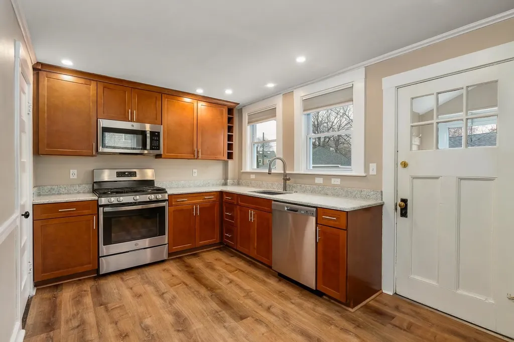 38 Concord Way Portsmouth NH 03801