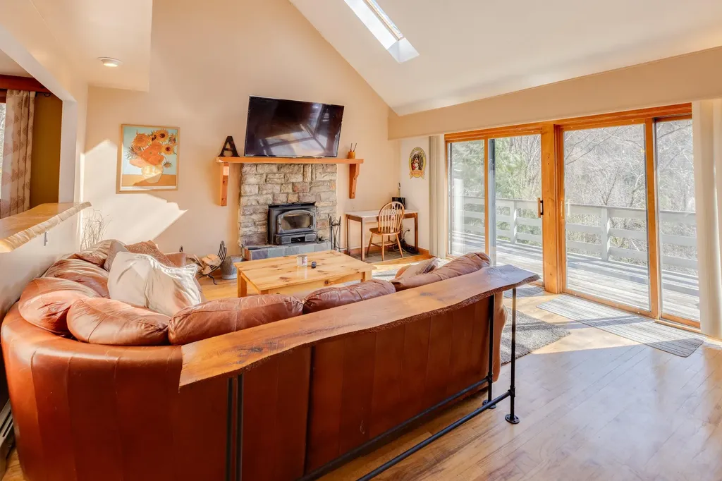 176 Reservoir Road Campton NH 03223