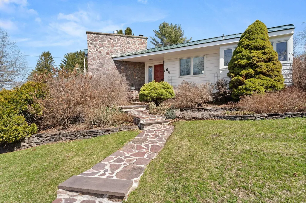 68 Ledge Road Burlington VT 05401