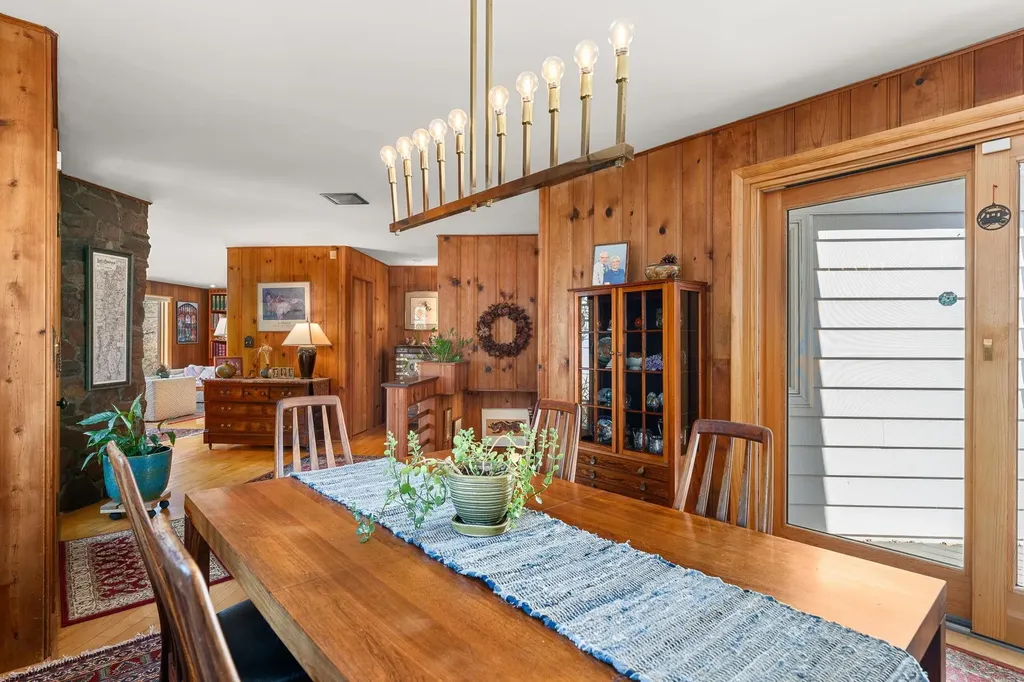 68 Ledge Road Burlington VT 05401