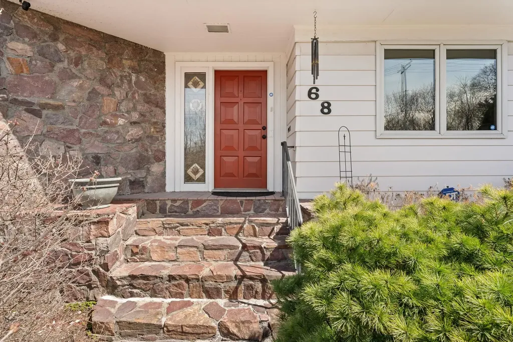 68 Ledge Road Burlington VT 05401