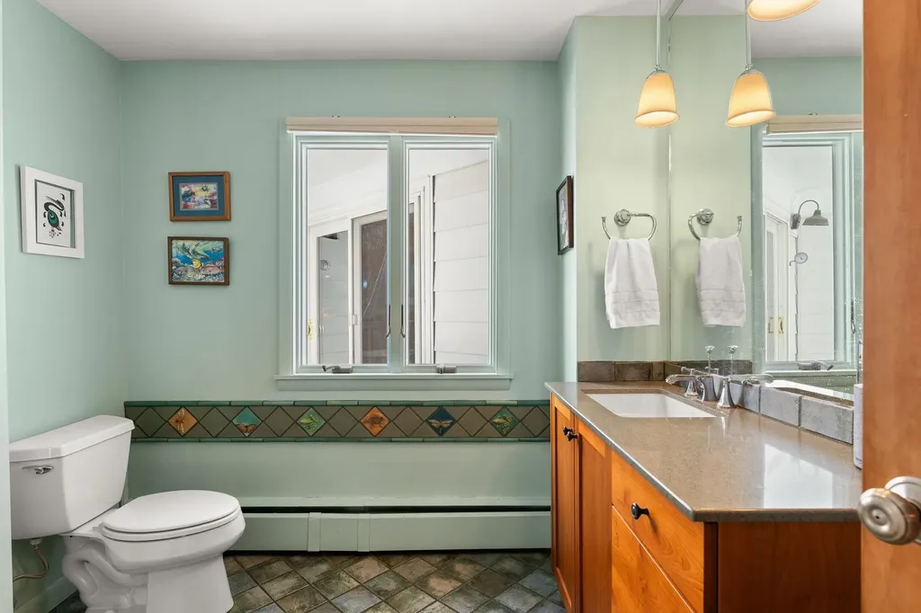 68 Ledge Road Burlington VT 05401