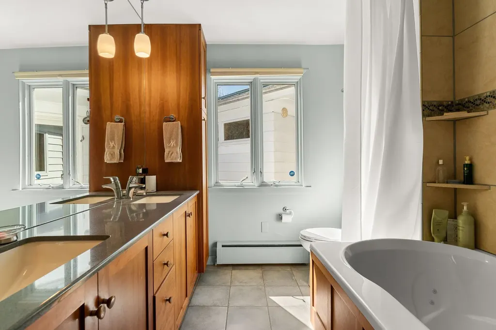 68 Ledge Road Burlington VT 05401