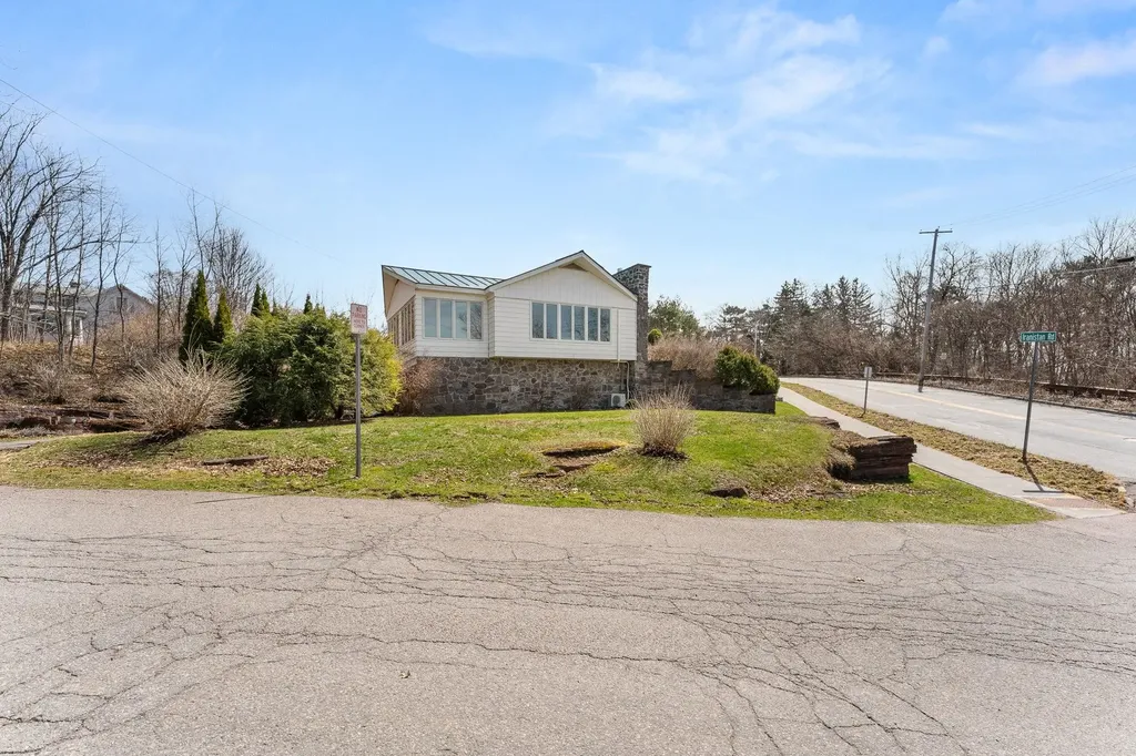 68 Ledge Road Burlington VT 05401