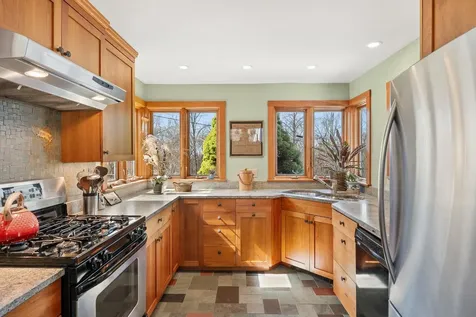 68 Ledge Road Burlington VT 05401