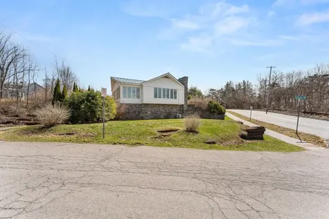 68 Ledge Road Burlington VT 05401