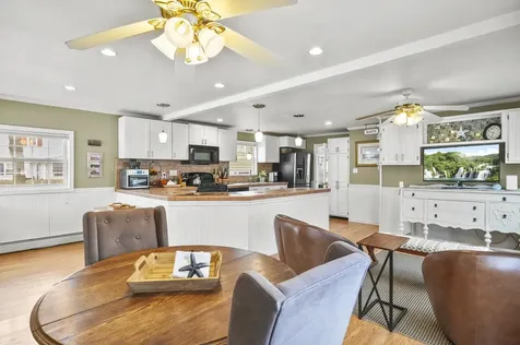 19 Thorwald Avenue Hampton NH 03842