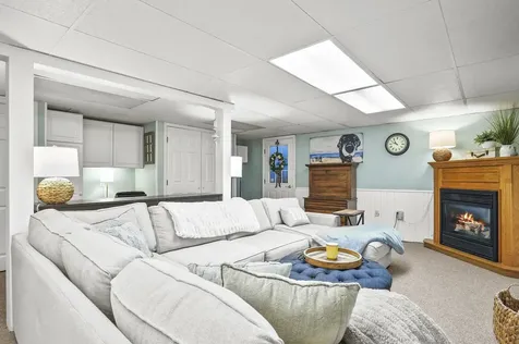 19 Thorwald Avenue Hampton NH 03842