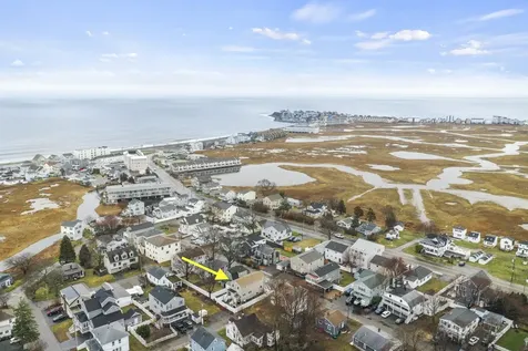 19 Thorwald Avenue Hampton NH 03842