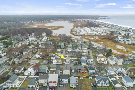 19 Thorwald Avenue Hampton NH 03842