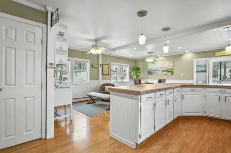 19 Thorwald Avenue Hampton NH 03842