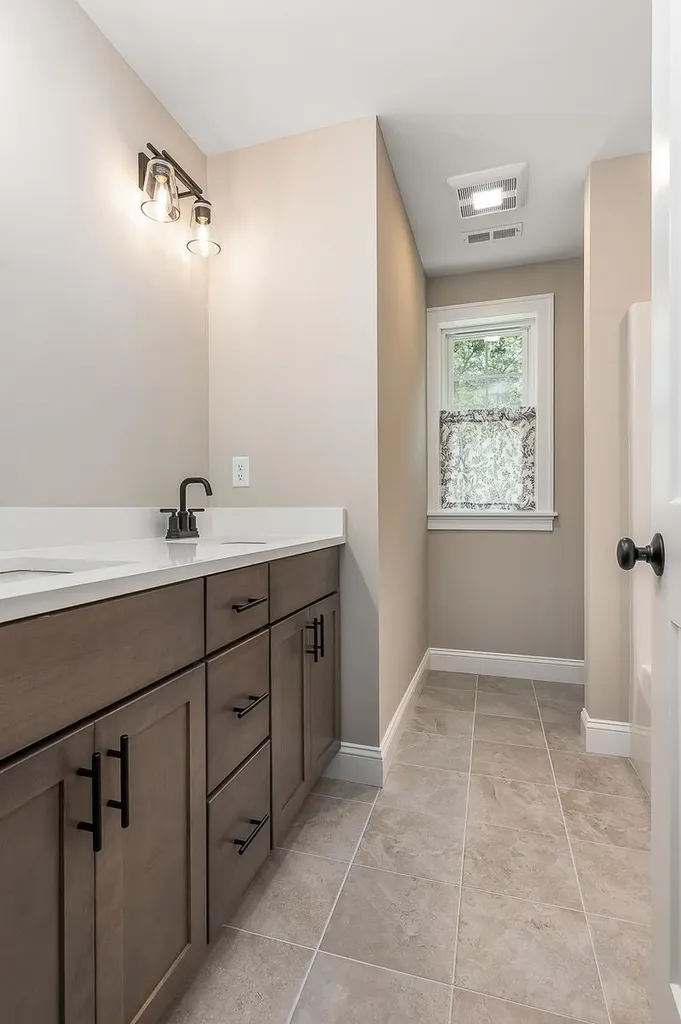 113 North River Road Epping NH 03042