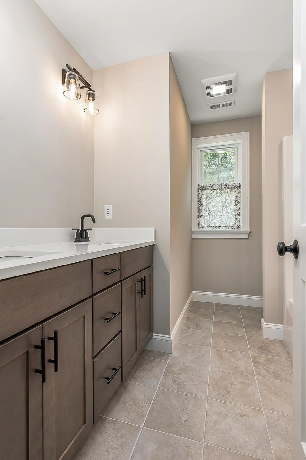 113 North River Road Epping NH 03042