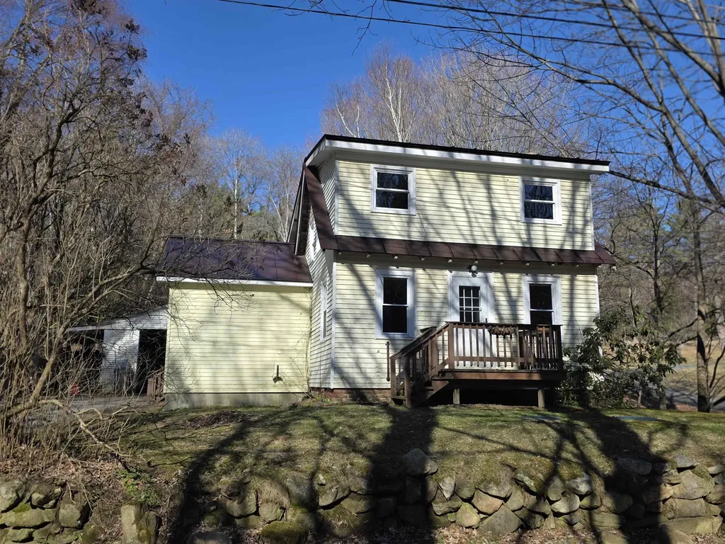 28 Bishops Loop Windsor VT 05089