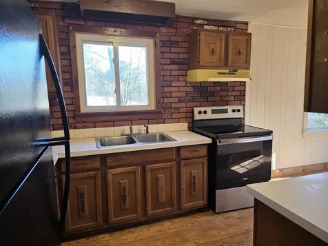 28 Bishops Loop Windsor VT 05089