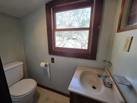 28 Bishops Loop Windsor VT 05089