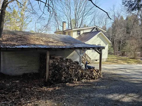 28 Bishops Loop Windsor VT 05089
