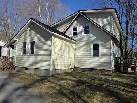 28 Bishops Loop Windsor VT 05089