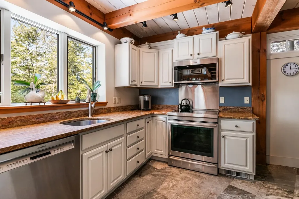 51 Anderson Pond Road Grantham NH 03753