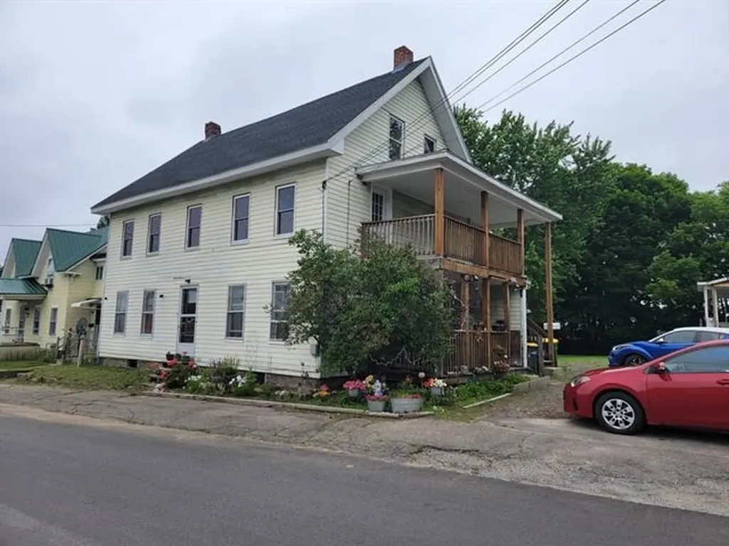 10b Dyer Street Laconia NH 03246