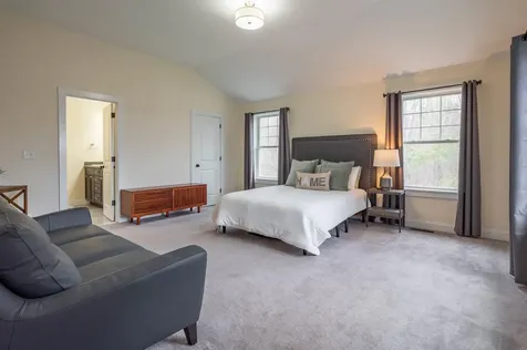 46 Grouse Run Pelham NH 03076