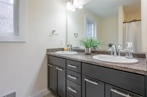 46 Grouse Run Pelham NH 03076