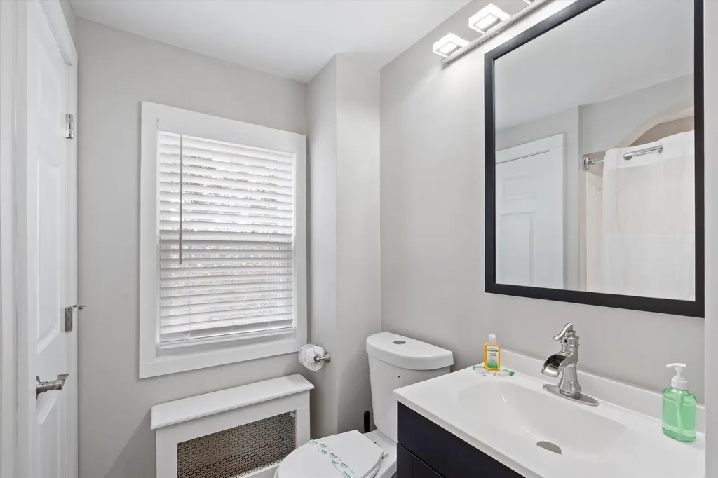 4 Geneva Street Manchester NH 03102