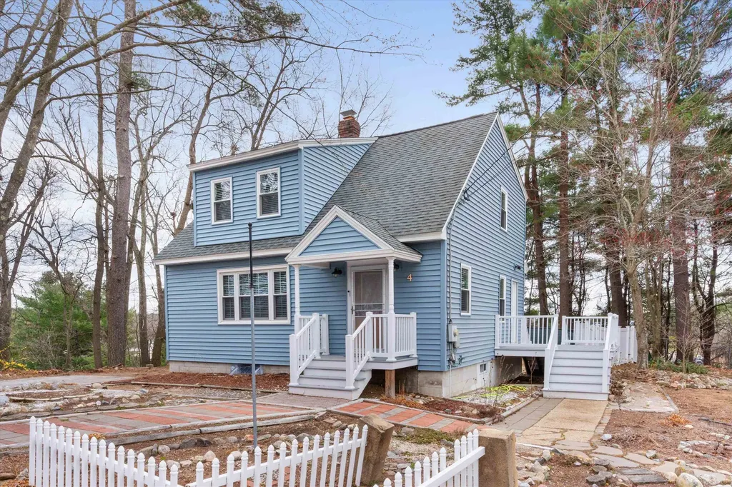 4 Geneva Street Manchester NH 03102