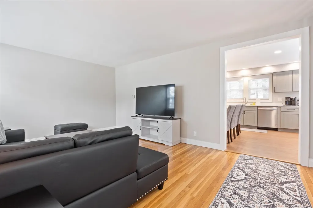 4 Geneva Street Manchester NH 03102