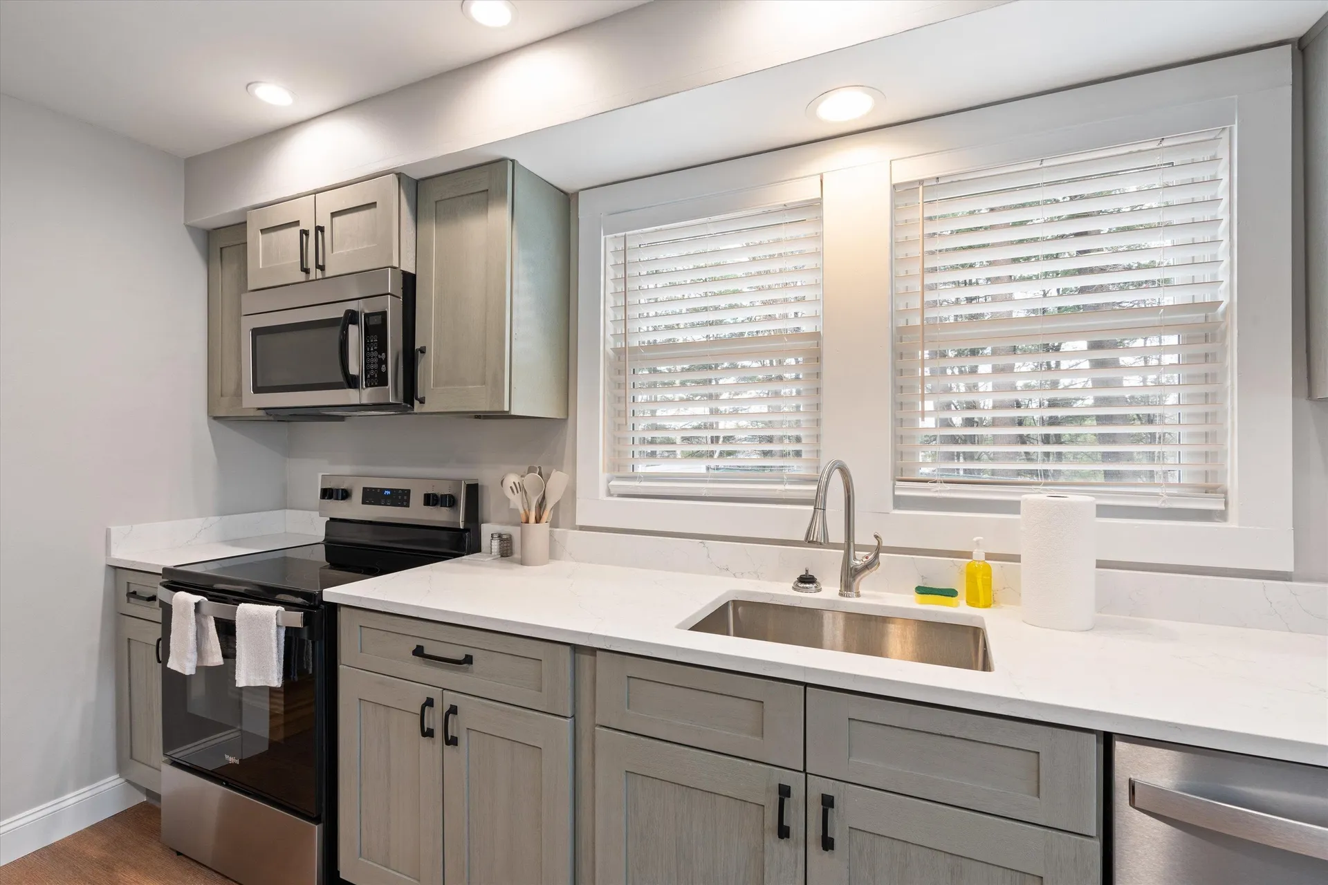 4 Geneva Street Manchester NH 03102