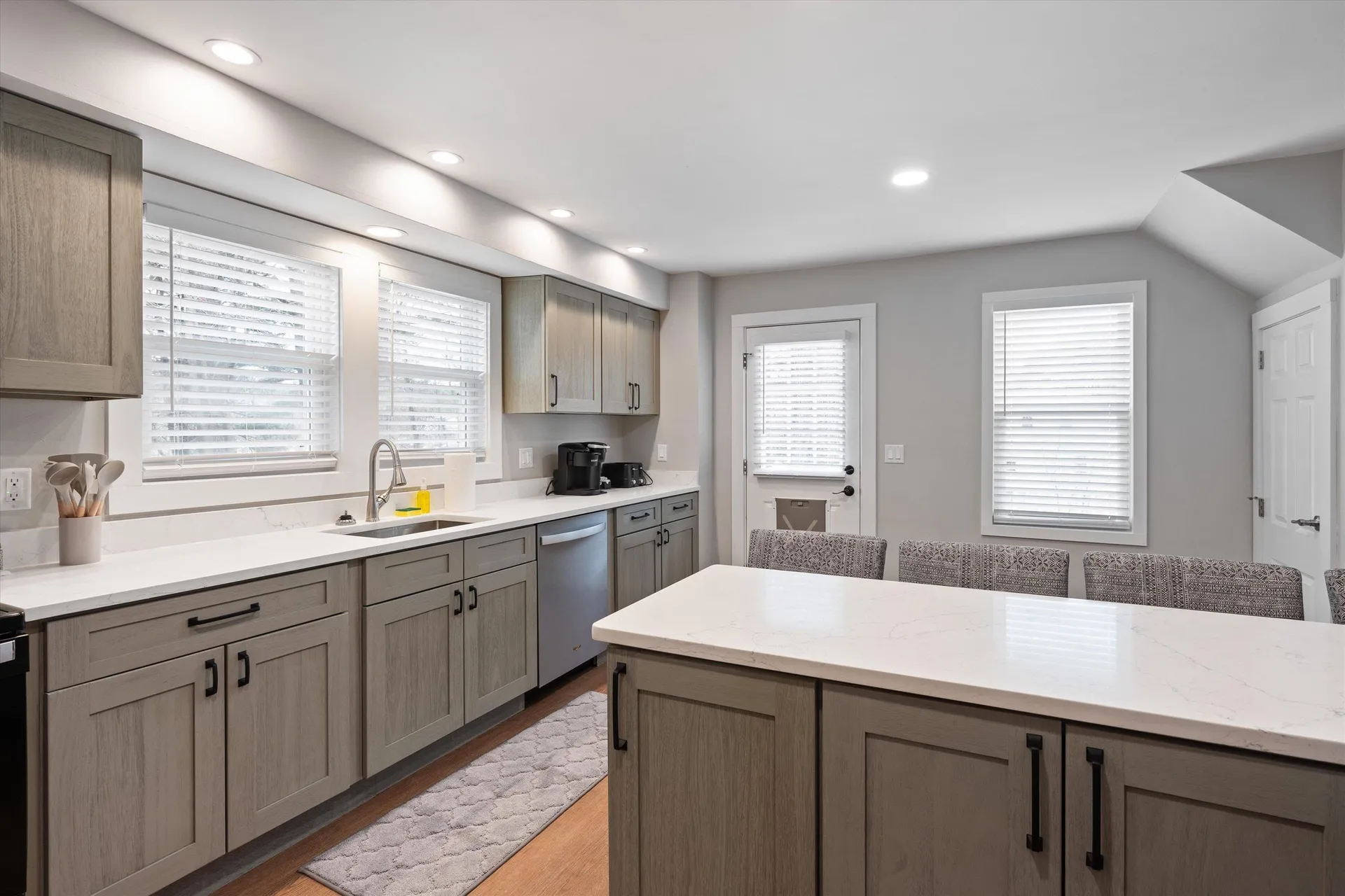 4 Geneva Street Manchester NH 03102