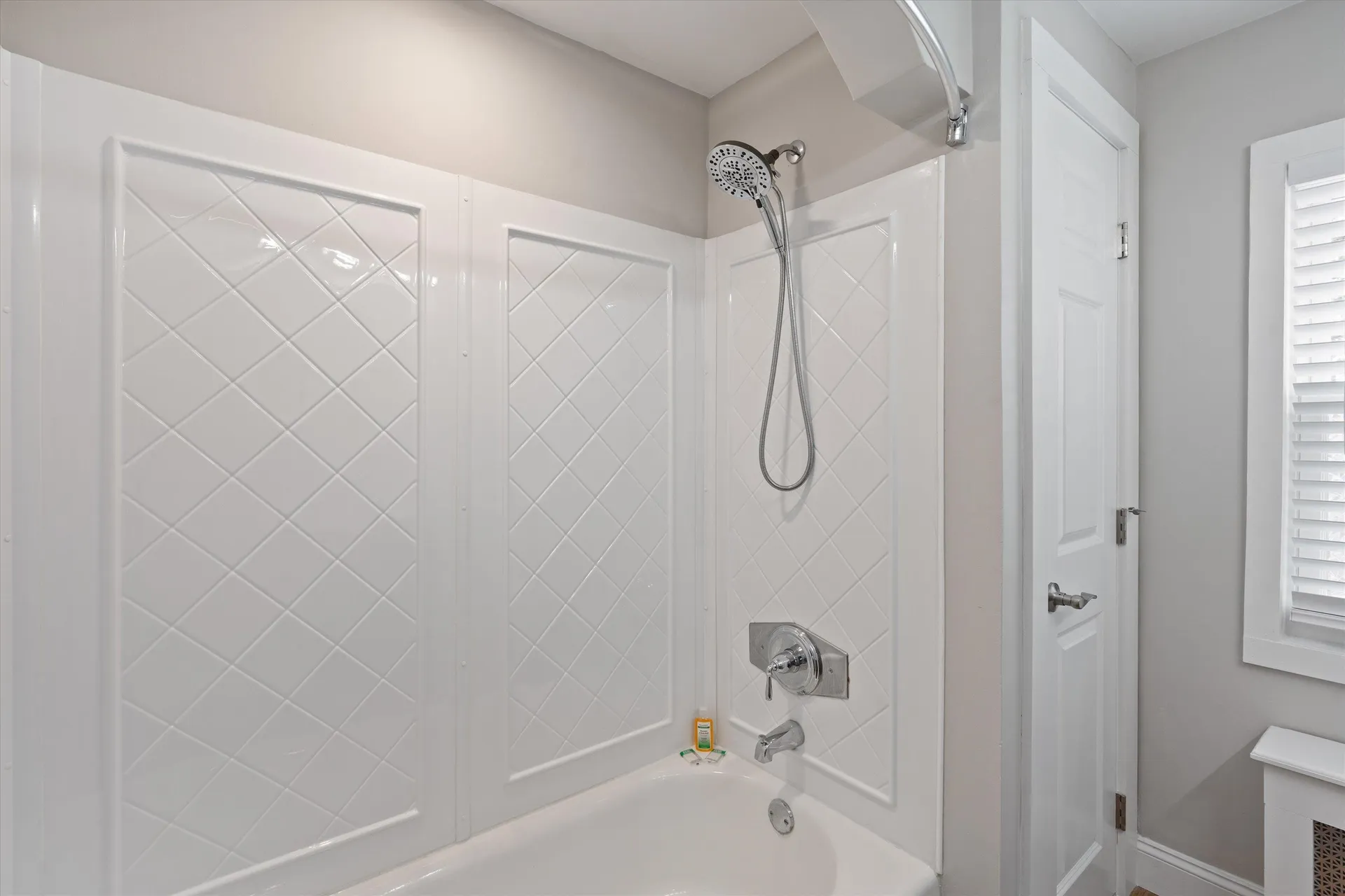 4 Geneva Street Manchester NH 03102