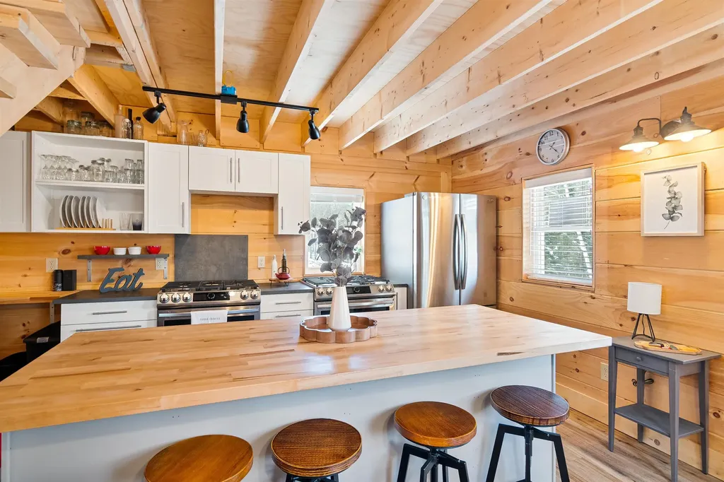 362 Vt Route 15 Hardwick VT 05843