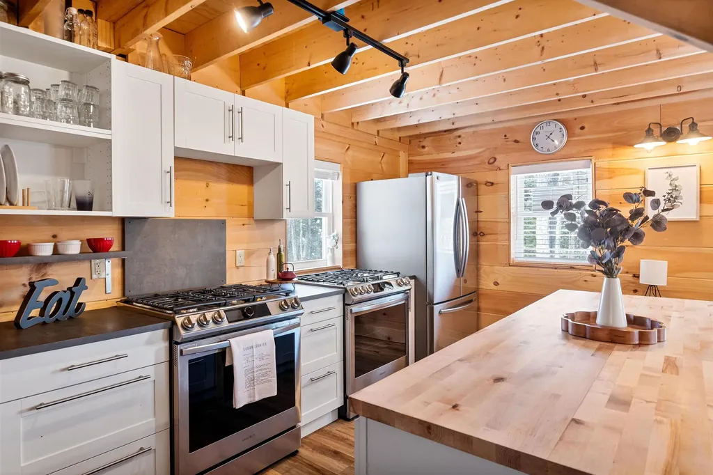 362 Vt Route 15 Hardwick VT 05843