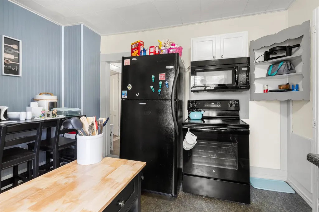 166 Gilford Avenue Laconia NH 03246