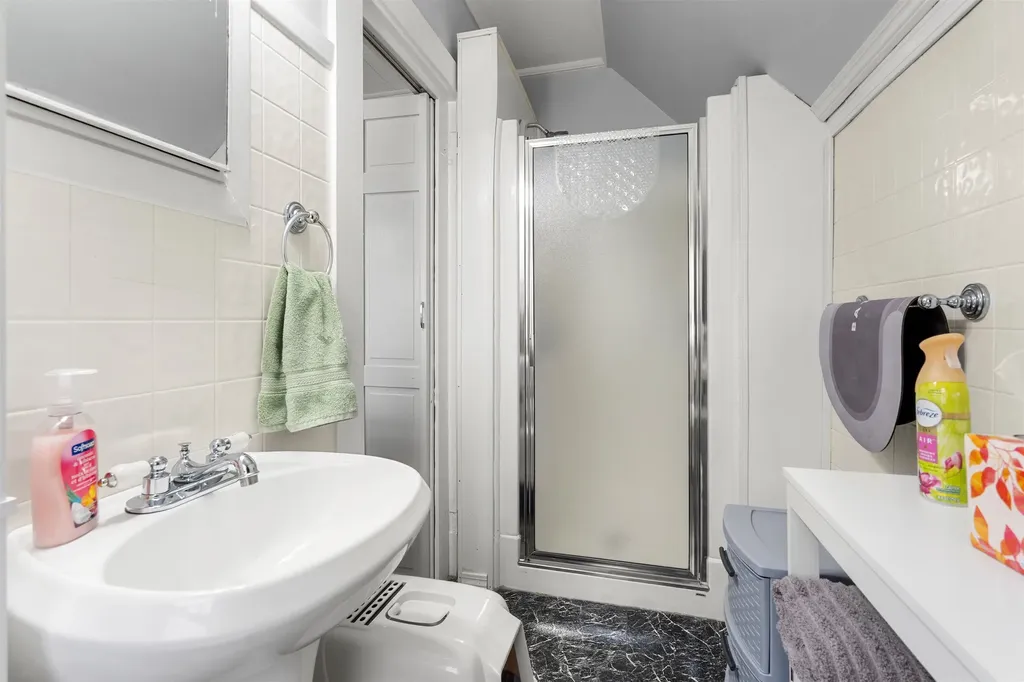 166 Gilford Avenue Laconia NH 03246