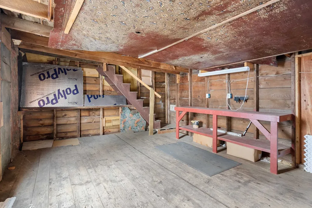 166 Gilford Avenue Laconia NH 03246