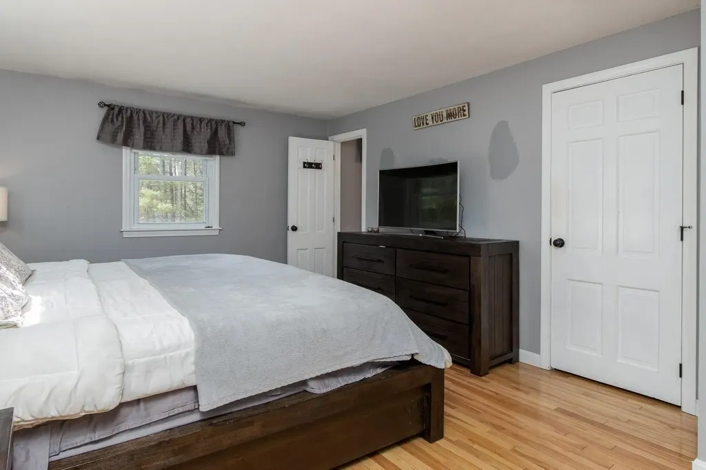 13 Jonathan Lane Bow NH 03304