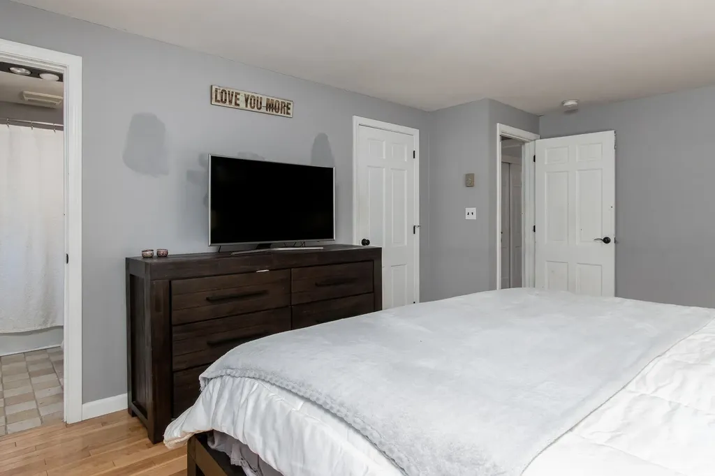 13 Jonathan Lane Bow NH 03304